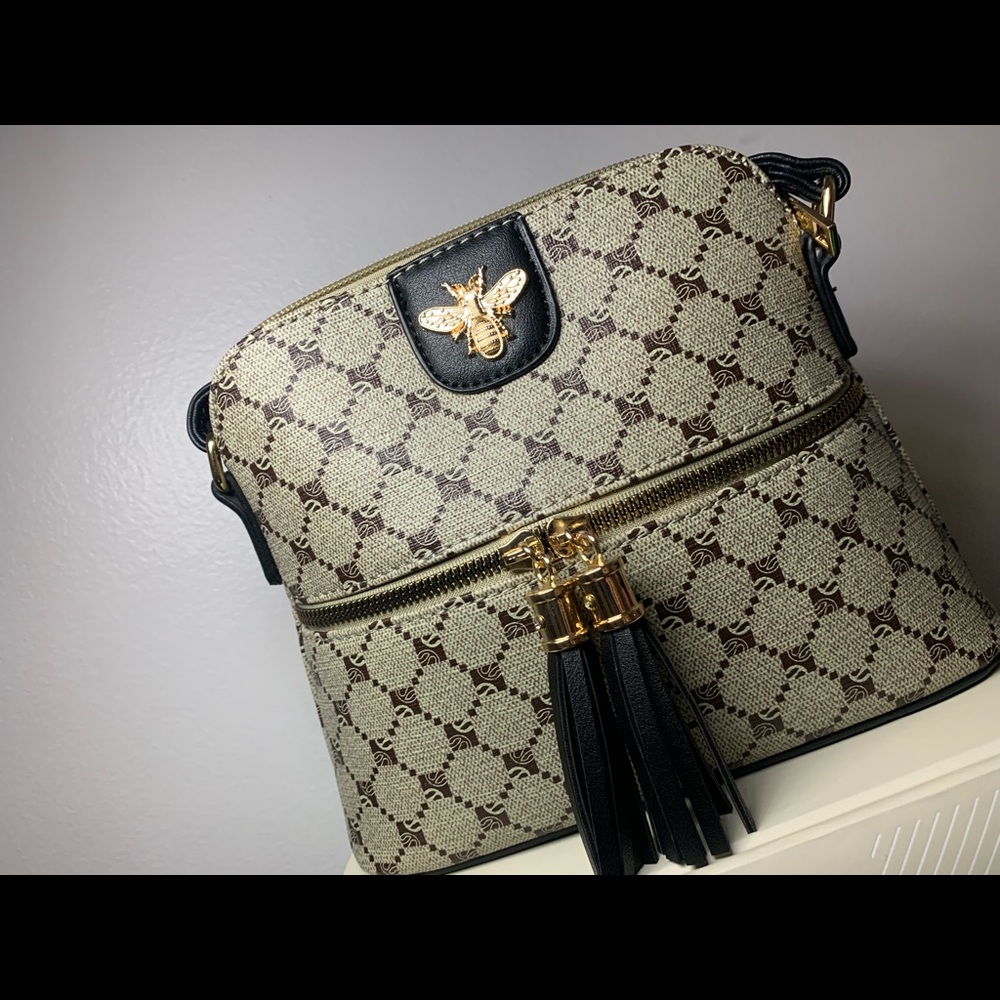 Bee Crisscross Crossover Body Purse